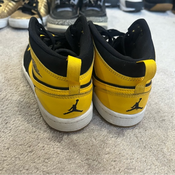 Jordan 1s youth sz 3 - Picture 5 of 6